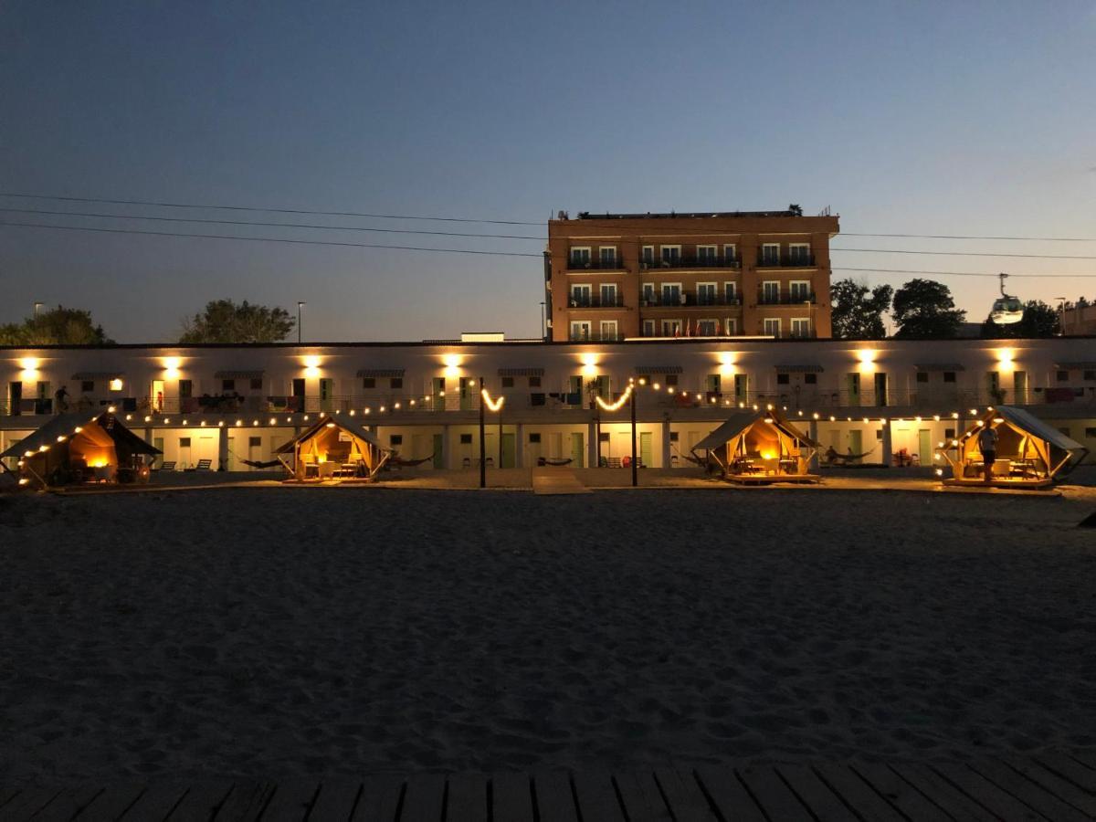 Hostel Cazino Nord Rooms มามายา ภายนอก รูปภาพ