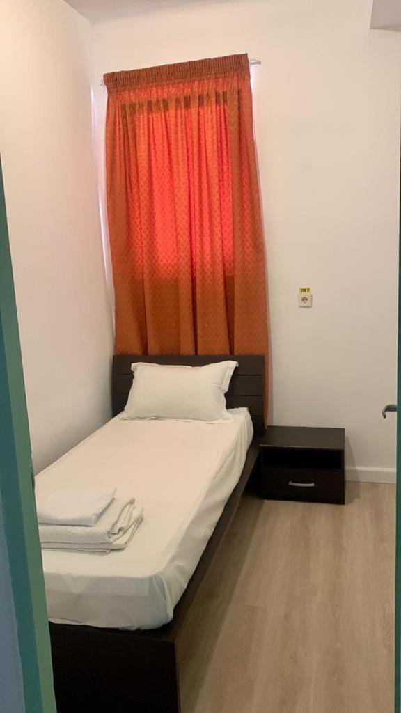 Hostel Cazino Nord Rooms มามายา ภายนอก รูปภาพ