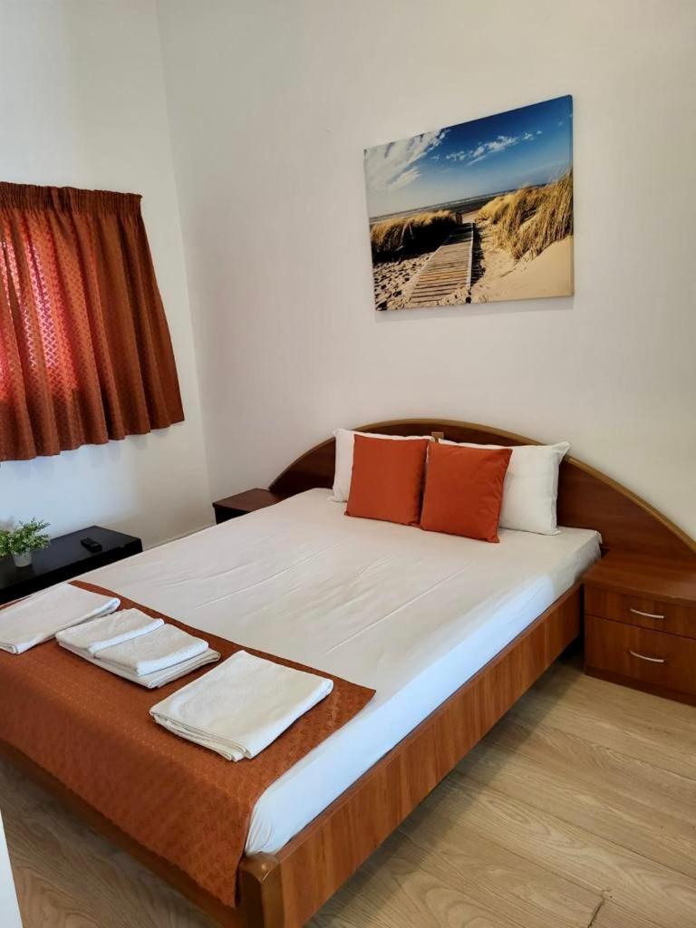 Hostel Cazino Nord Rooms มามายา ภายนอก รูปภาพ