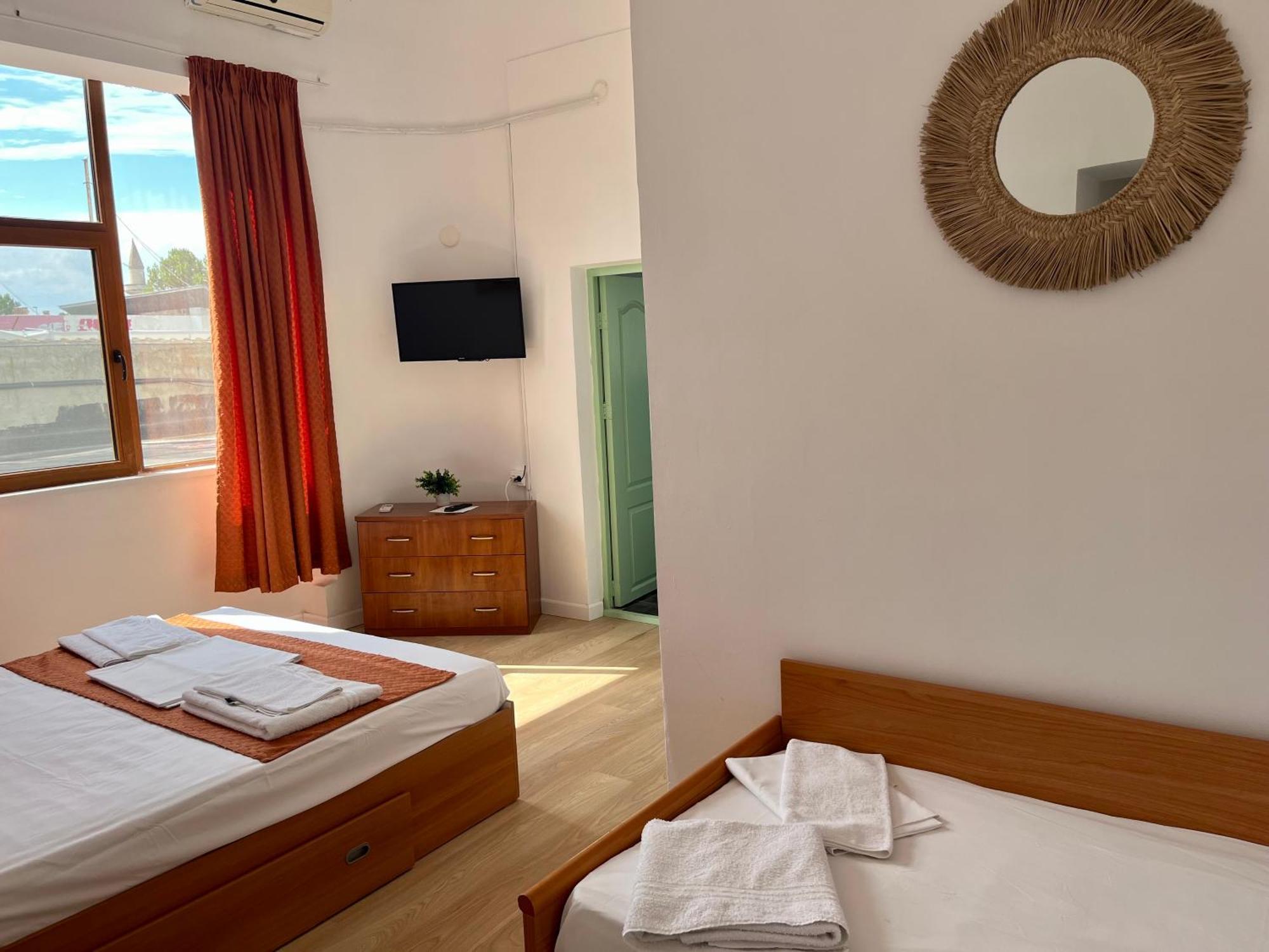 Hostel Cazino Nord Rooms มามายา ภายนอก รูปภาพ