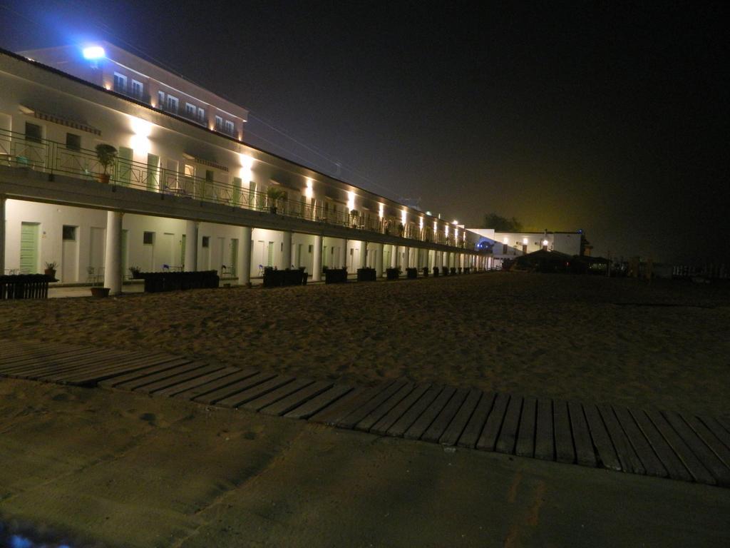 Hostel Cazino Nord Rooms มามายา ภายนอก รูปภาพ